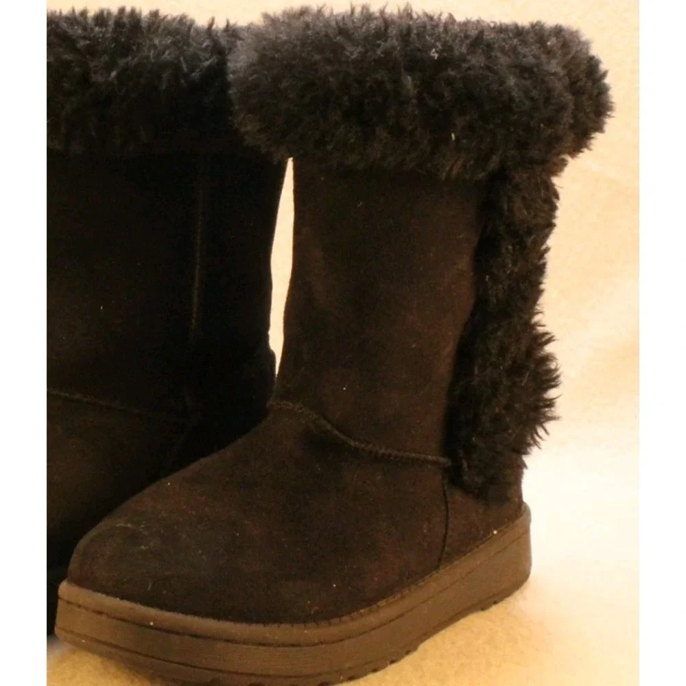 SO Abigail Girls Winter Boots Size 1 Black Faux Fur Cozy Slip On Warm Casual